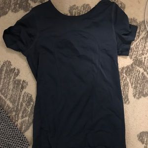 Lululemon Size 4 T Shirt